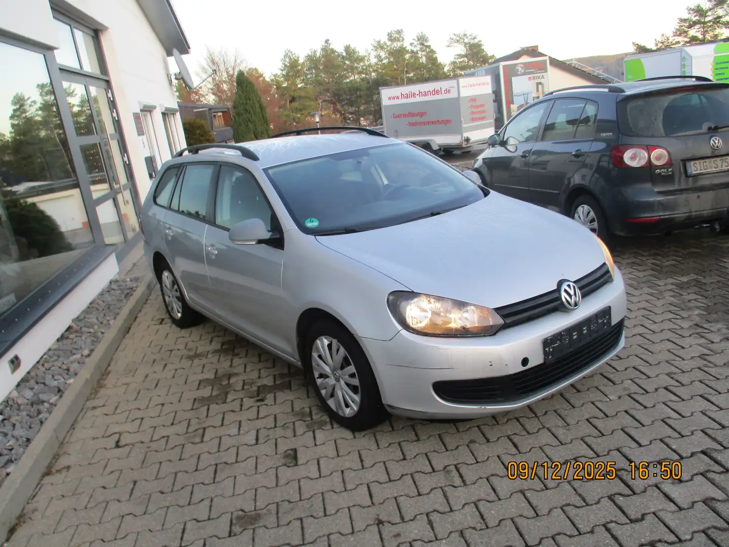 Volkswagen Golf Variant Trendline BlueMotion Grau - 2