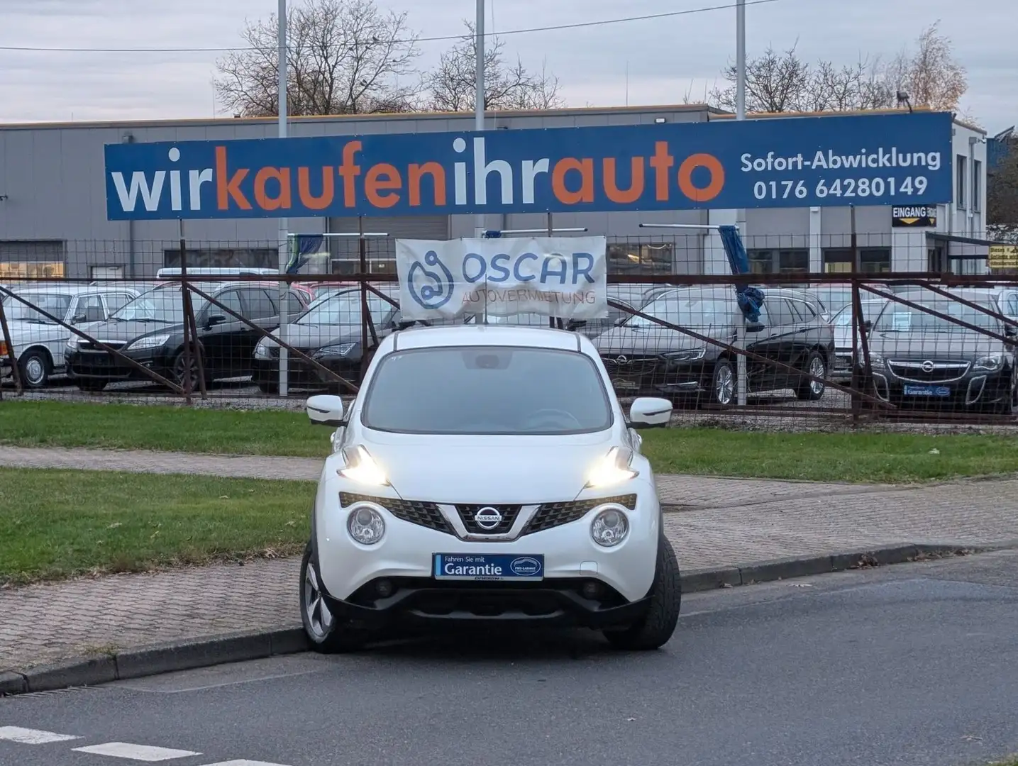 Nissan Juke N-Connecta*AUTOMATIK*360 KAMERA*TEMPOMAT !! Weiß - 1