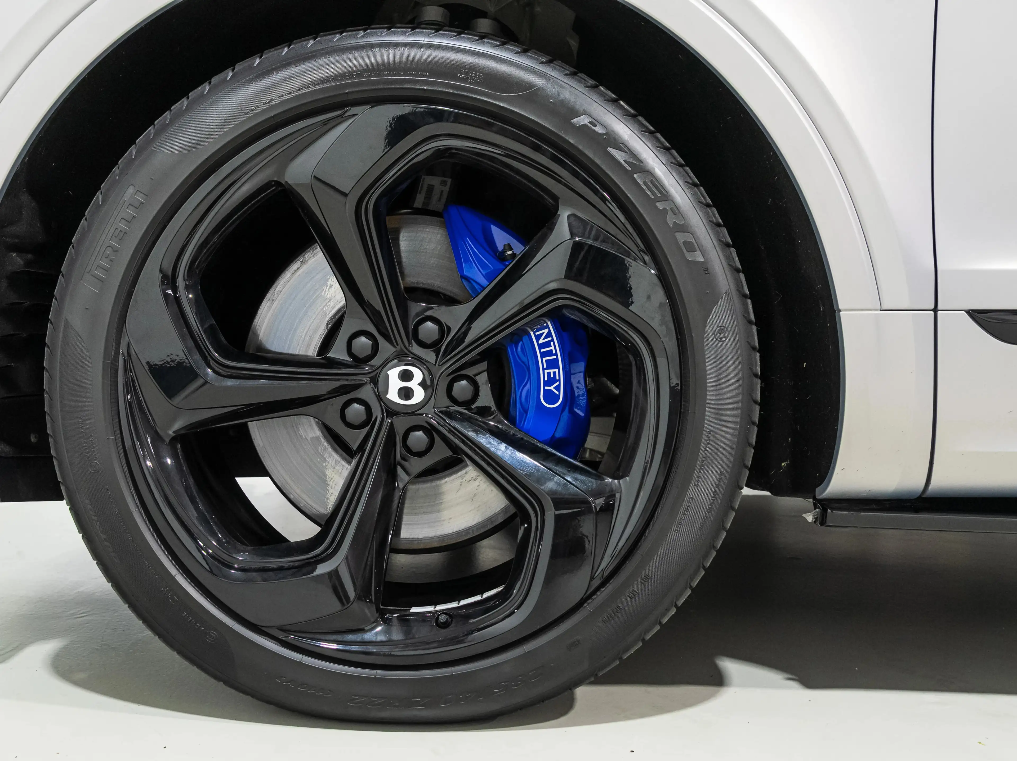 Bentley Bentayga S V8 Black Edition | Bentley Nürnberg — photo 6