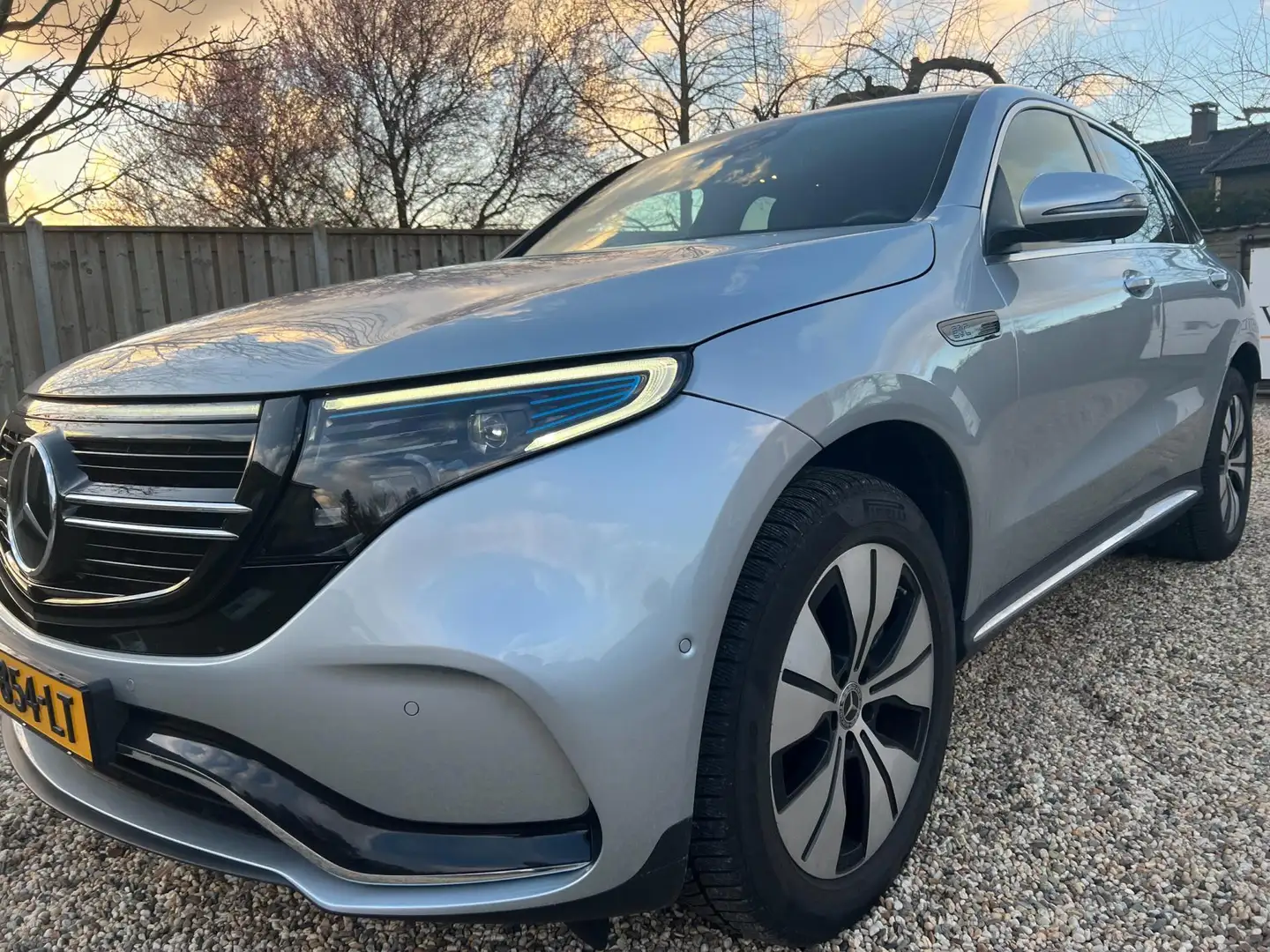 Mercedes-Benz EQC 400 4MATIC Business Solution AMG Zwart Leder \ Schuifd Grijs - 2