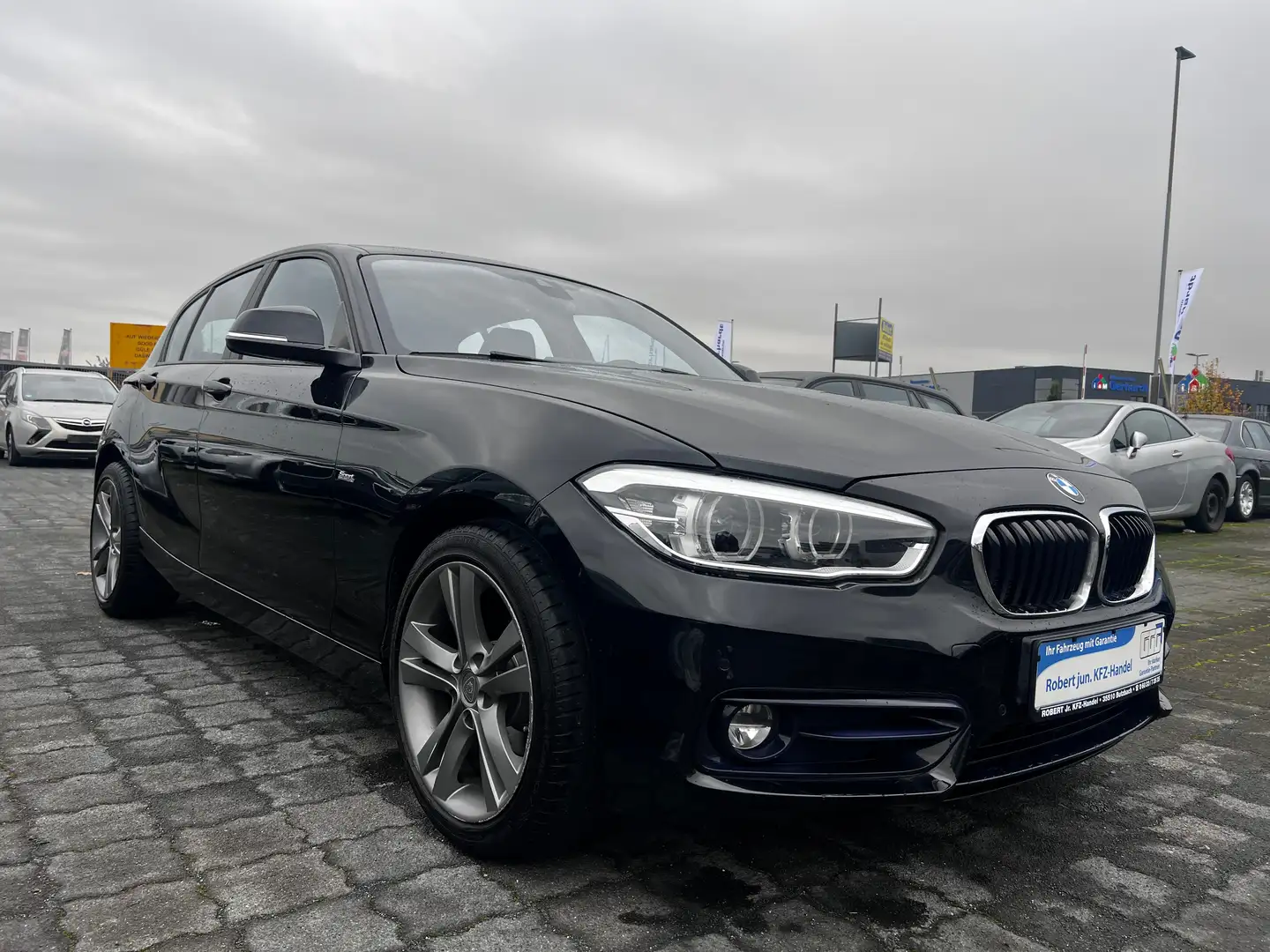 BMW 118 i Sport Line Lim. 5-trg. (F20) Voll-Leder ALU Negro - 1