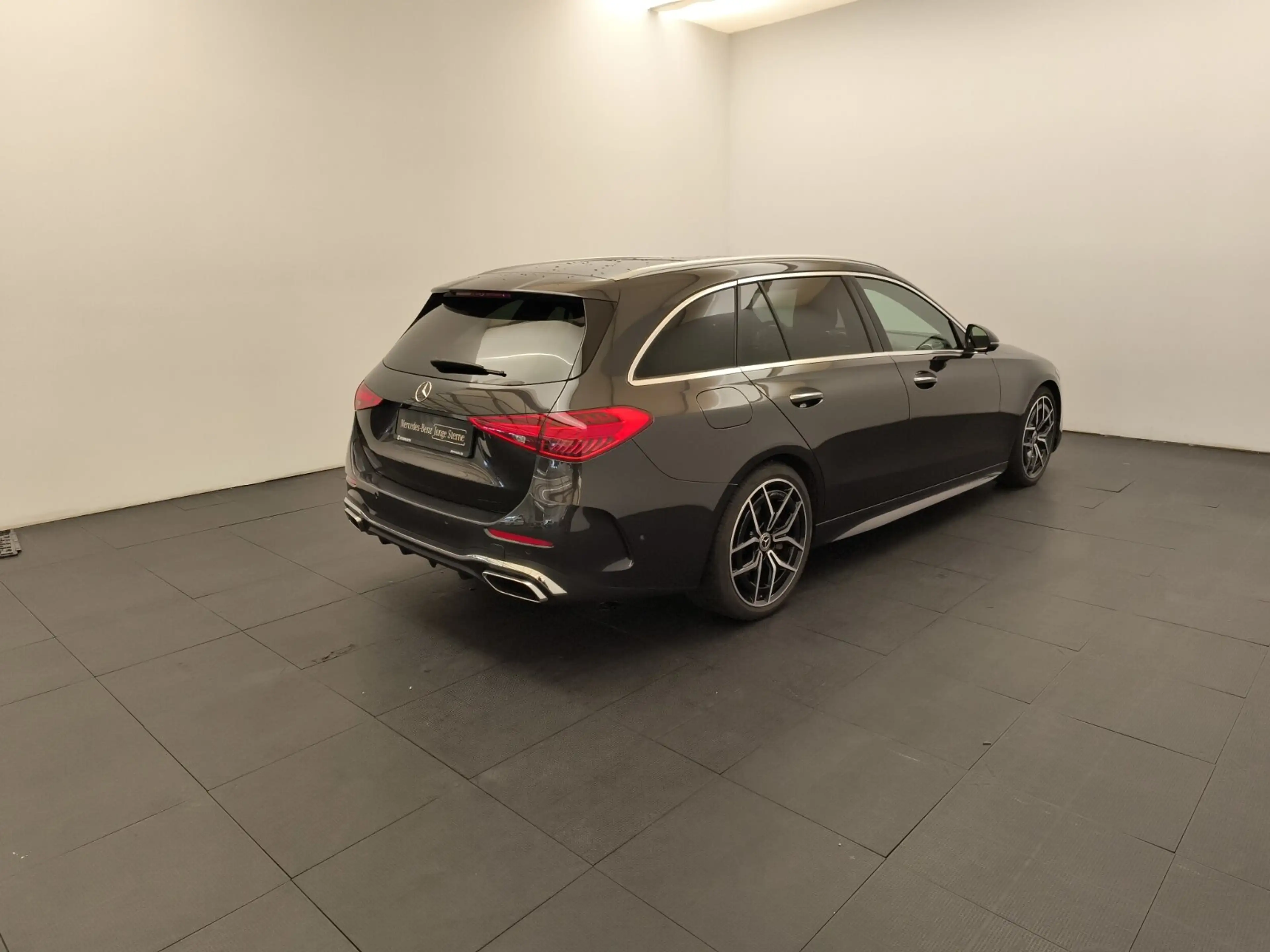 Mercedes-Benz C 300 C 300T 4M AMG Premium+ Distro Pano AHK Burmester — photo 5