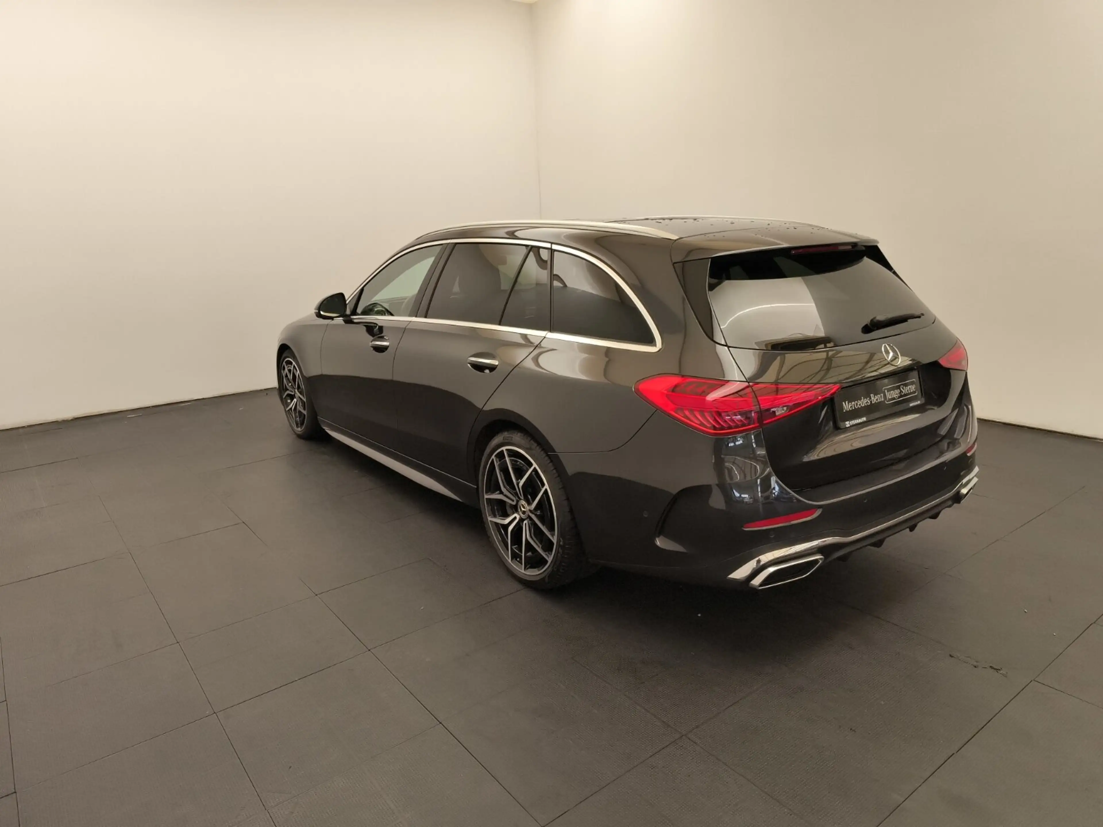 Mercedes-Benz C 300 C 300T 4M AMG Premium+ Distro Pano AHK Burmester — photo 7