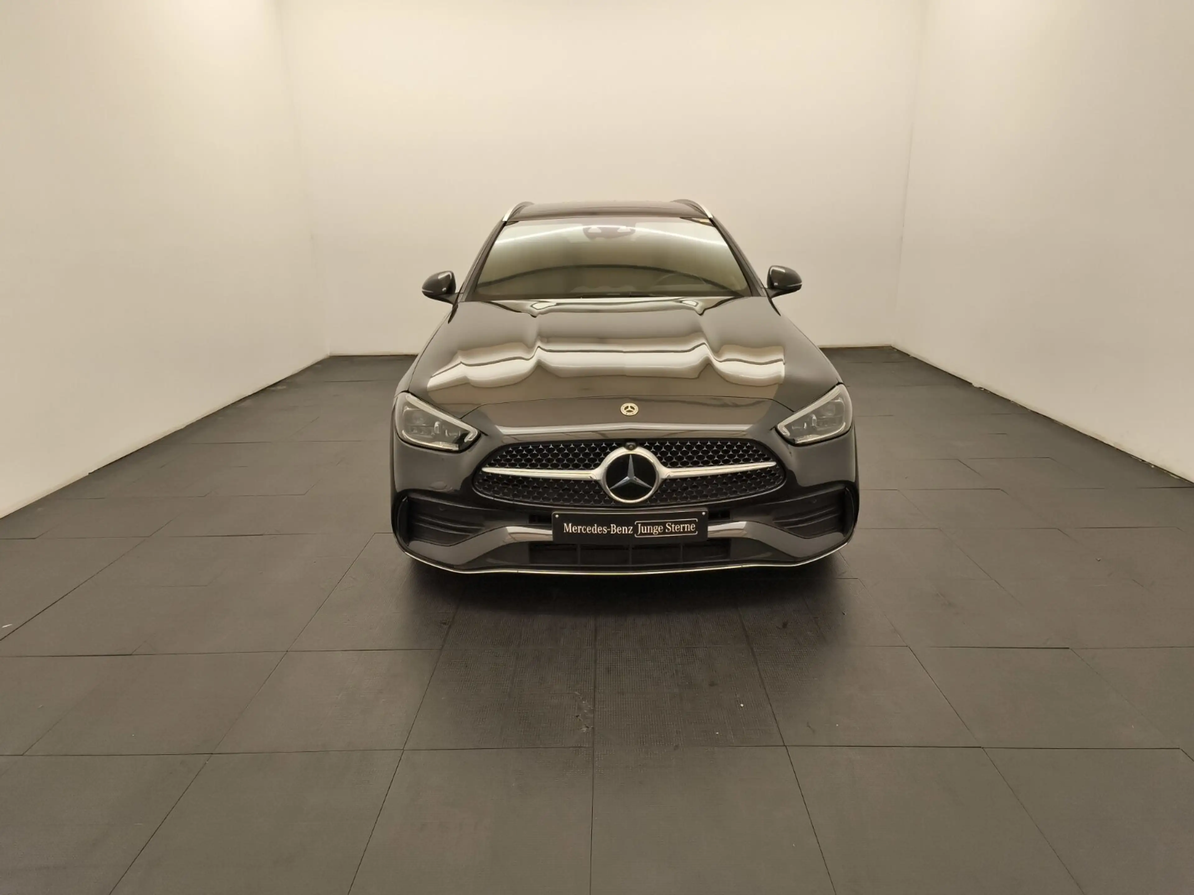 Mercedes-Benz C 300 C 300T 4M AMG Premium+ Distro Pano AHK Burmester — photo 2