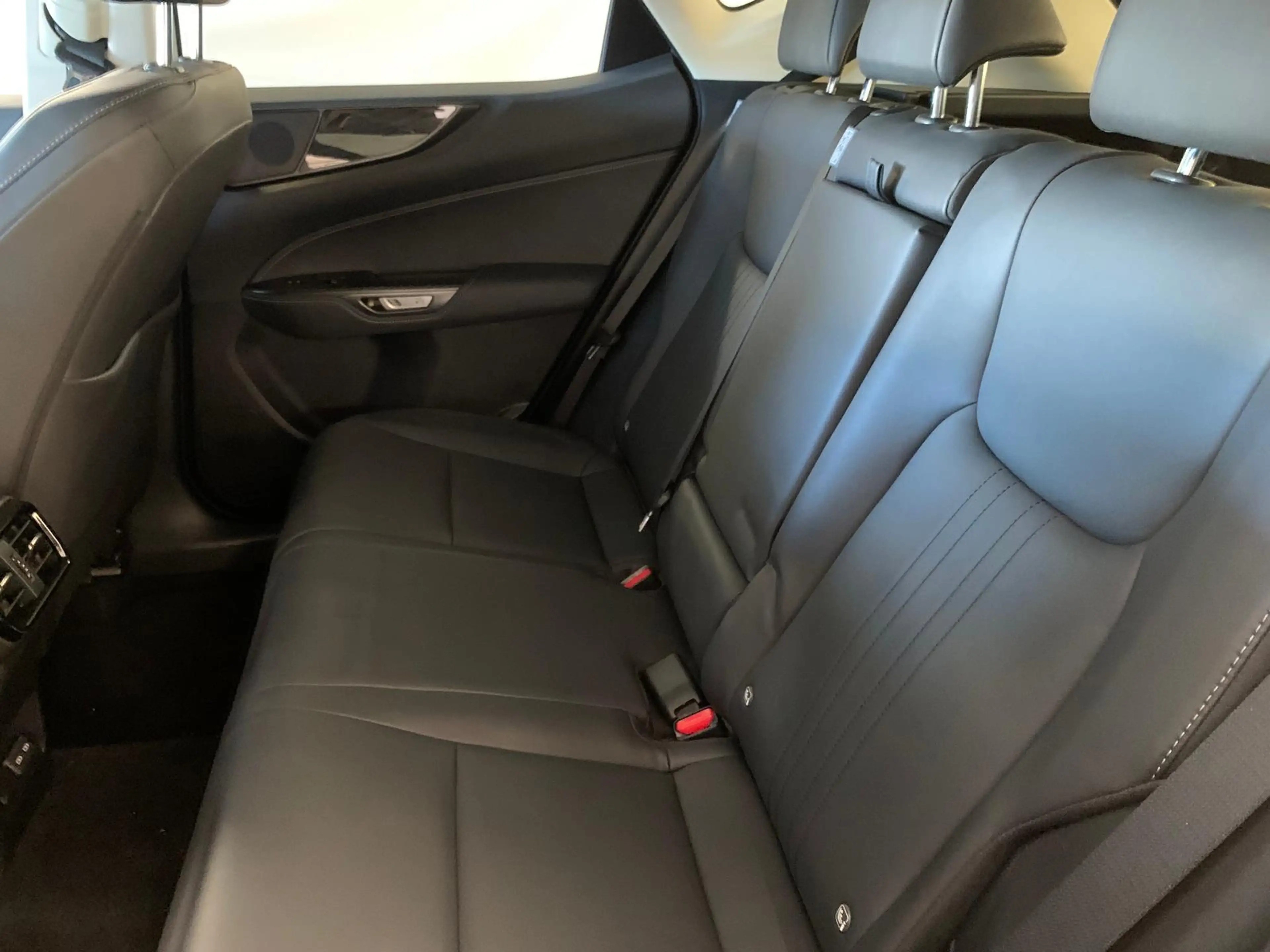 Lexus NX 350h NX 350 h BUSINESS ACC/LED/AHK/PDC/DIGITAL-COCK — photo 7