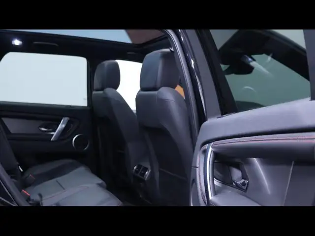 Land Rover Discovery Sport view 12