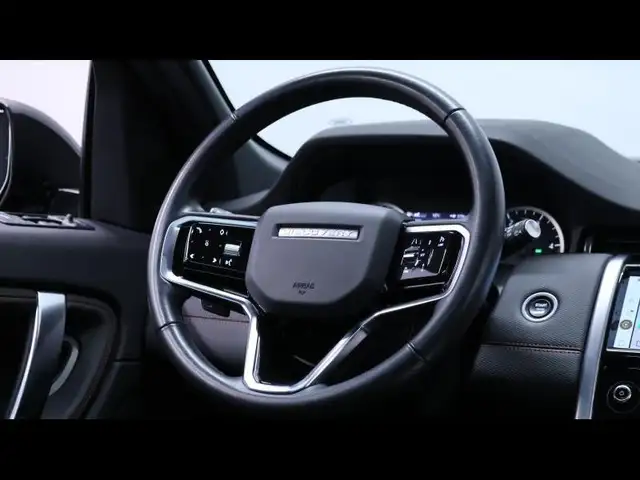 Land Rover Discovery Sport view 14