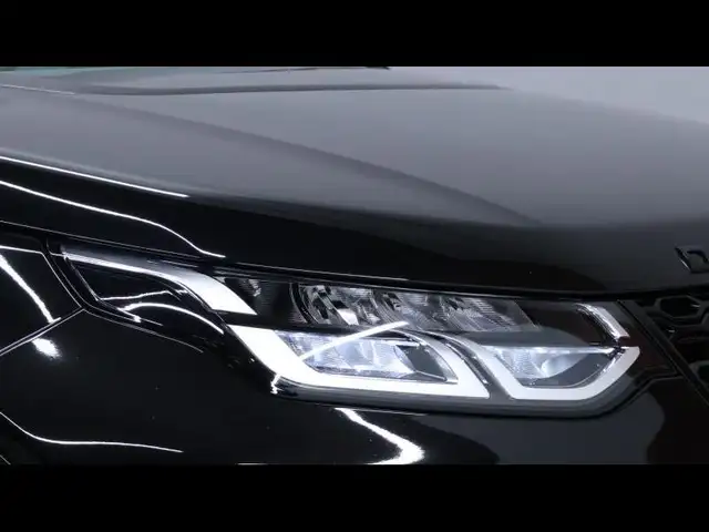 Land Rover Discovery Sport view 7