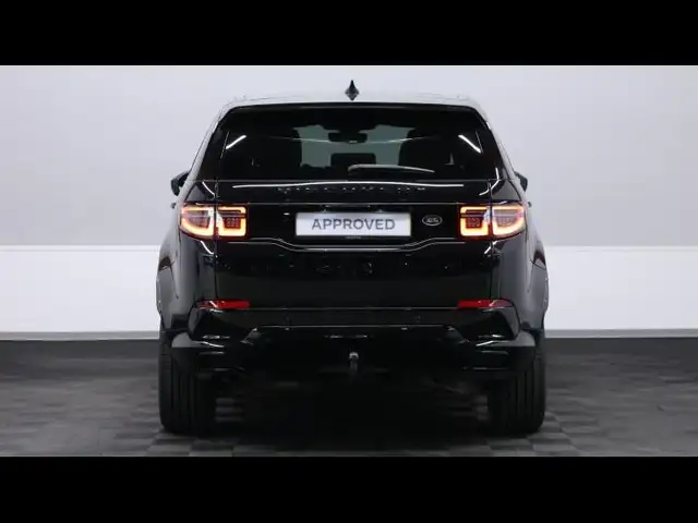 Land Rover Discovery Sport view 5