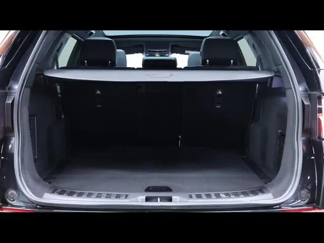 Land Rover Discovery Sport view 6