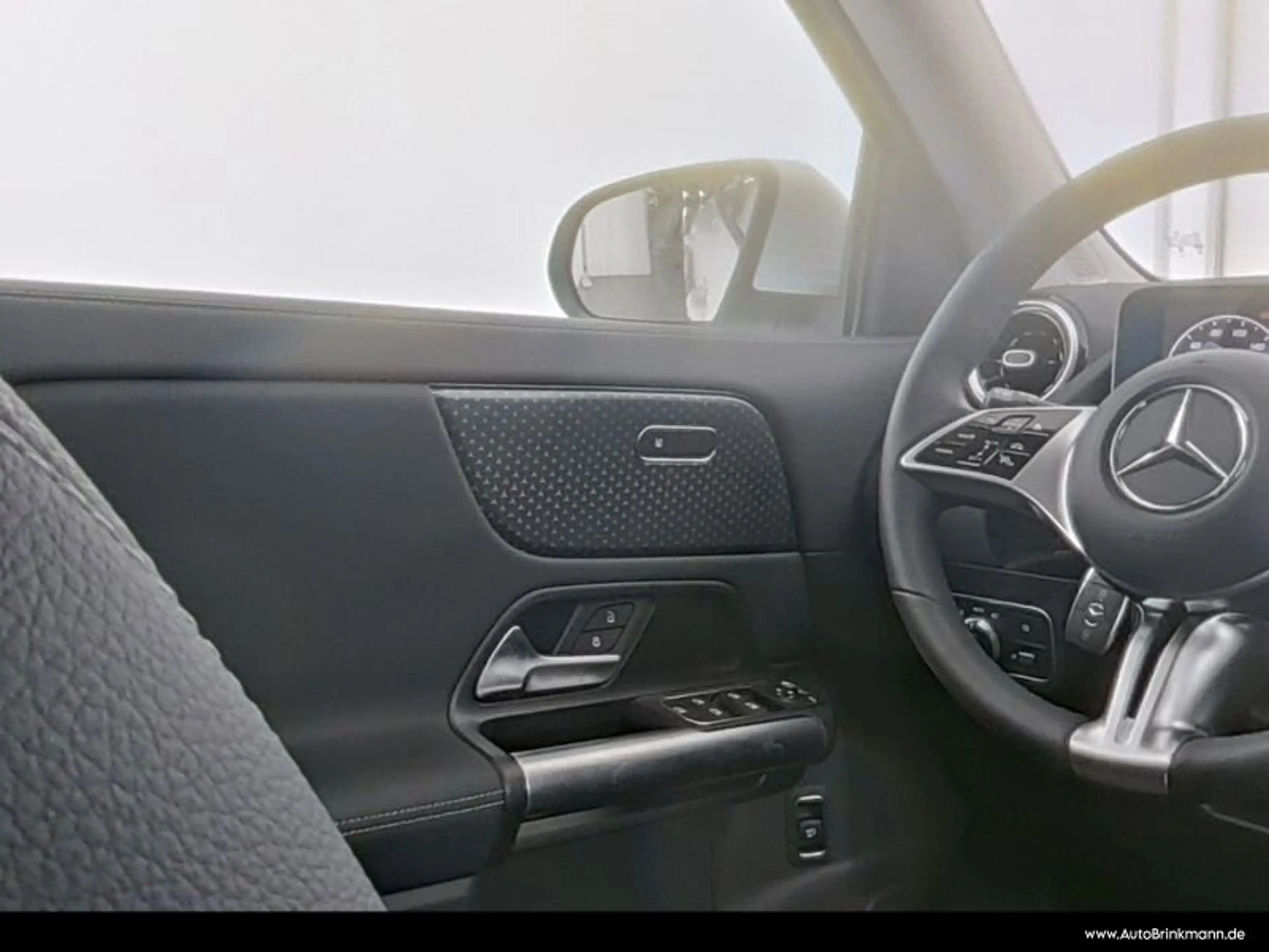 Mercedes-Benz GLA 200 GLA 200 PROGRESSIVE/PANORAMA/LED/KAMERA Panorama — photo 9