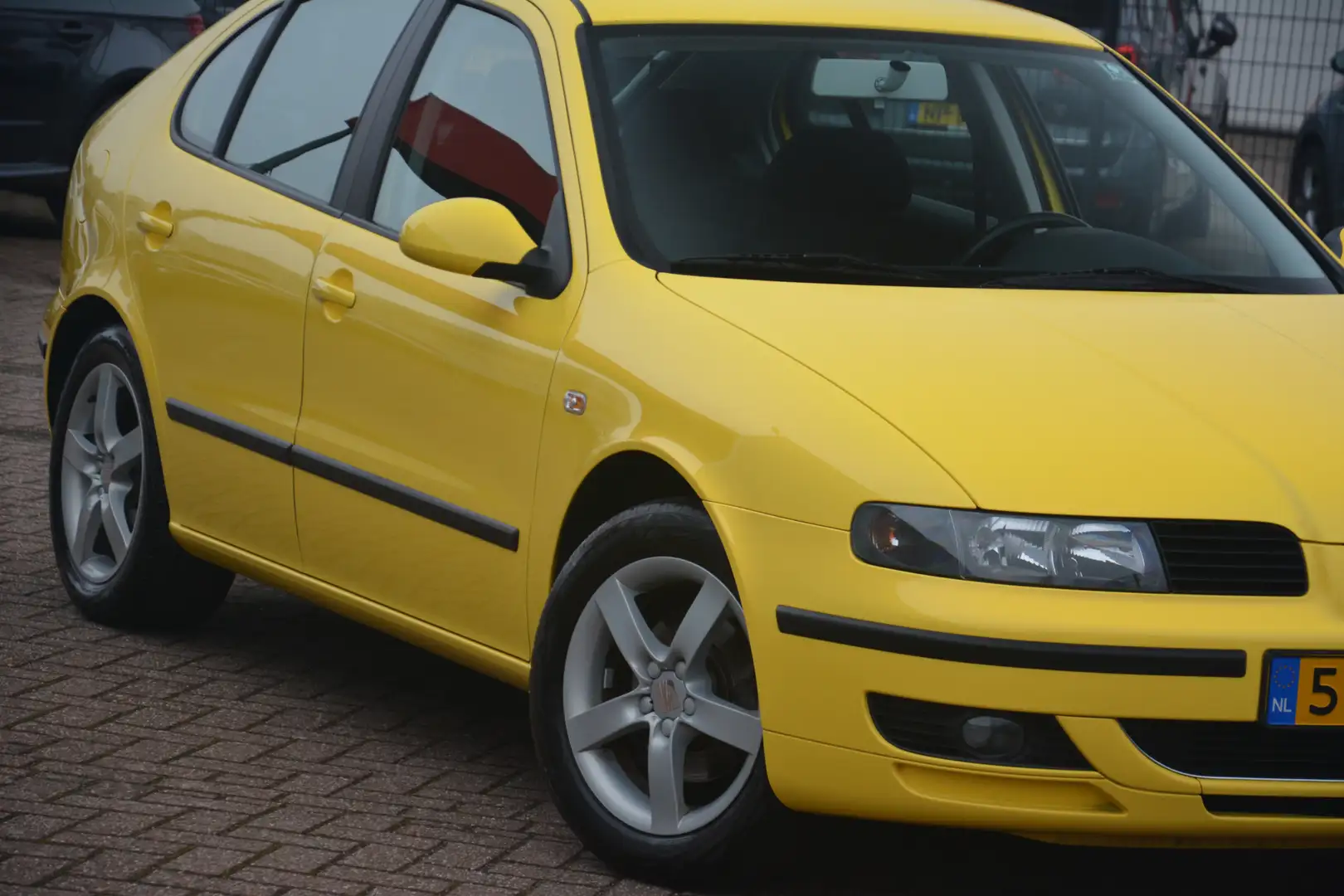 SEAT Leon 1.8-20V Sport | Cruise-control | Sportstoelen | Cl Gelb - 2