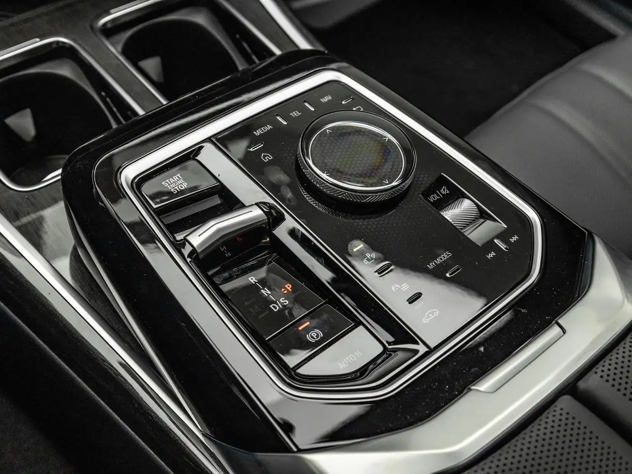 BMW 7 Series снимка BMW 7 Series