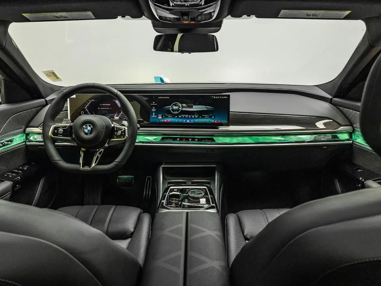 BMW 7 Series снимка BMW 7 Series