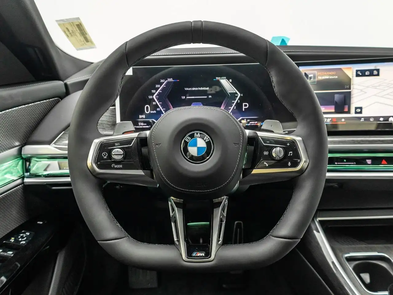 BMW 7 Series снимка BMW 7 Series