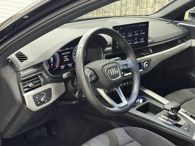 Audi A4 view 10