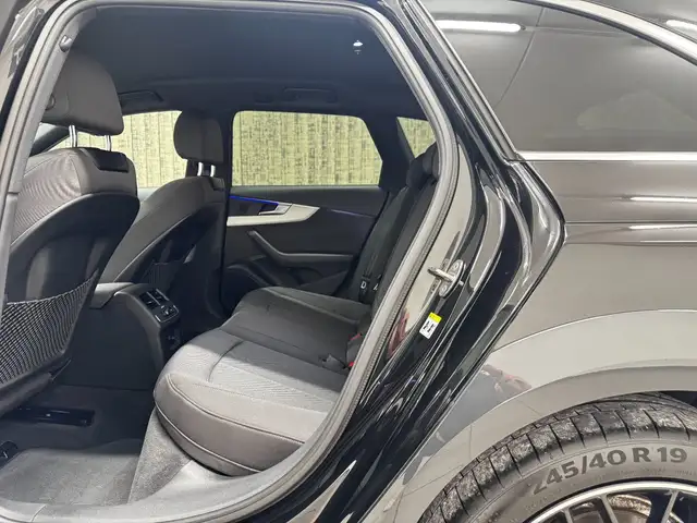 Audi A4 view 11
