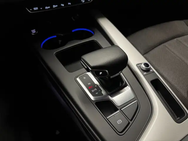 Audi A4 view 15