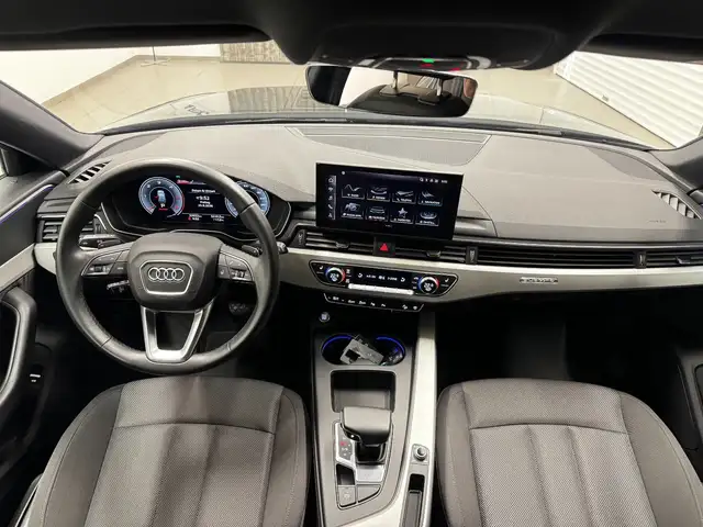 Audi A4 view 12