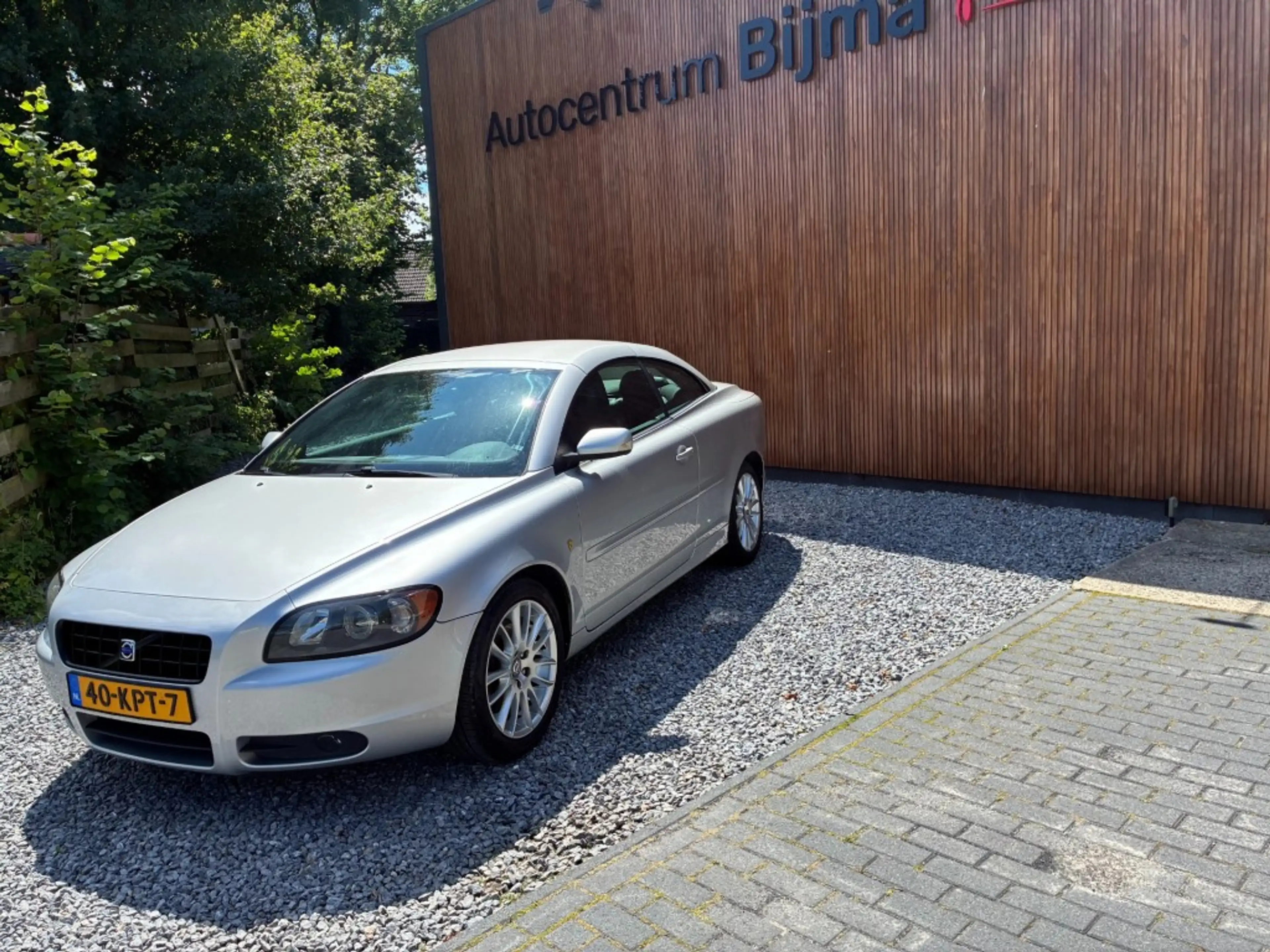 Volvo C70 2.4i Kinetic — photo 2