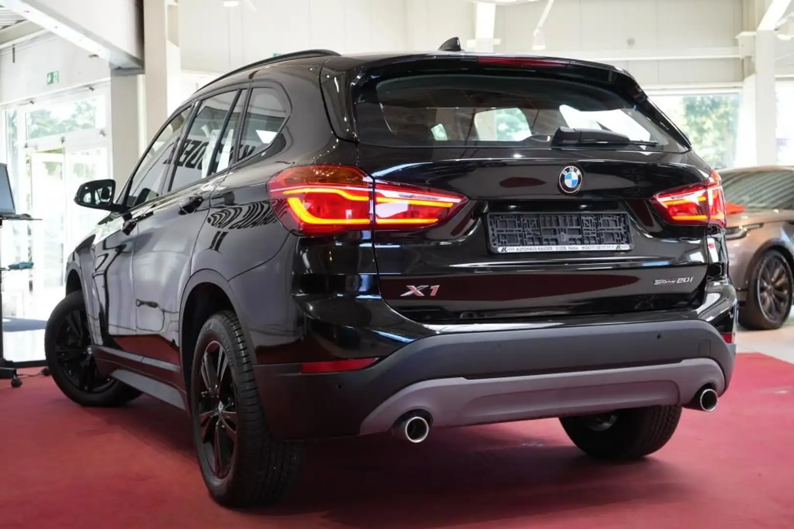 BMW X1 sDrive20i Advantage*LED*Navi* Noir - 2