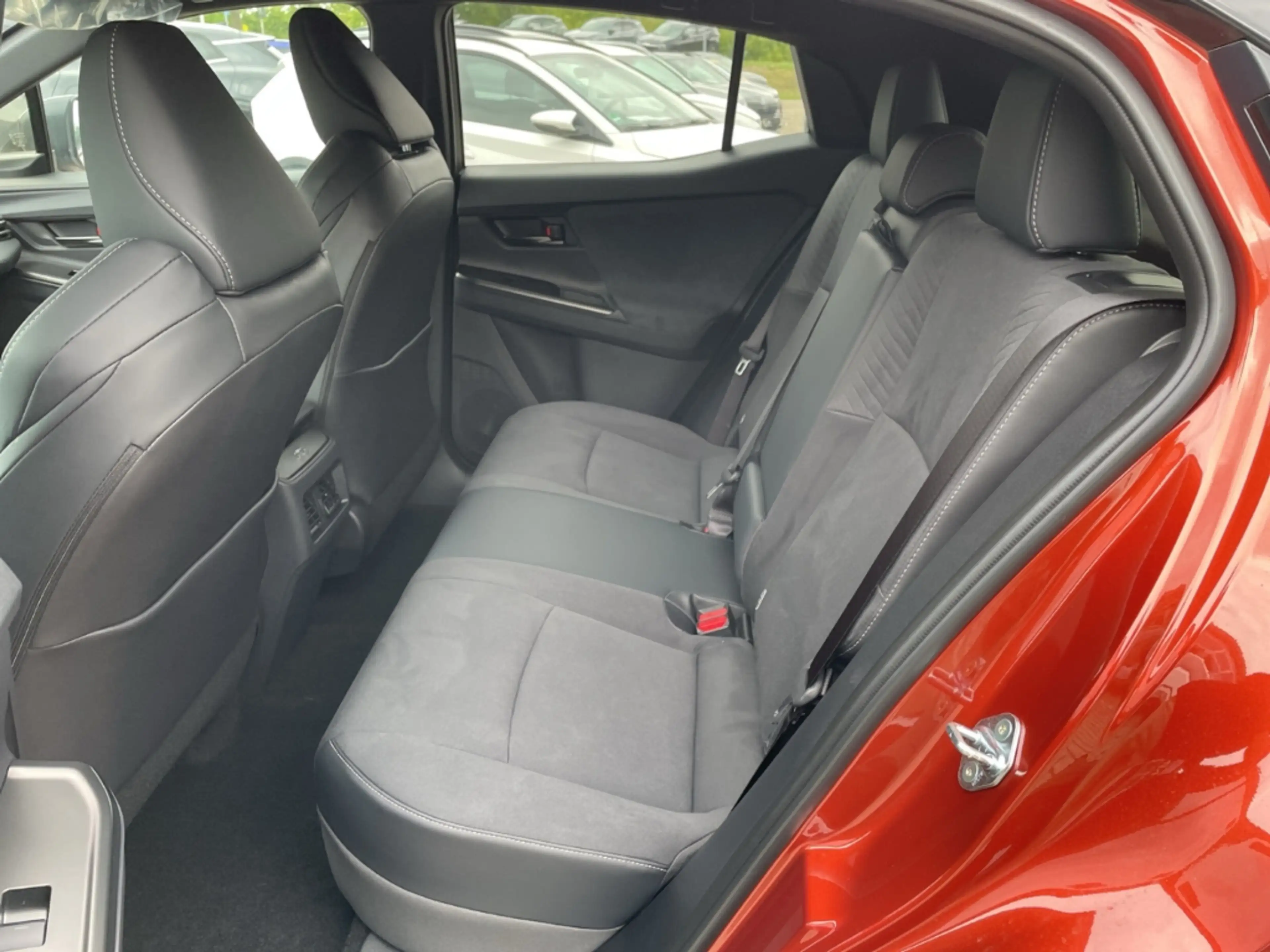 Toyota C-HR+ 252 kW AWD Lounge Navi 360 Kamera Panorama LED ACC — photo 11