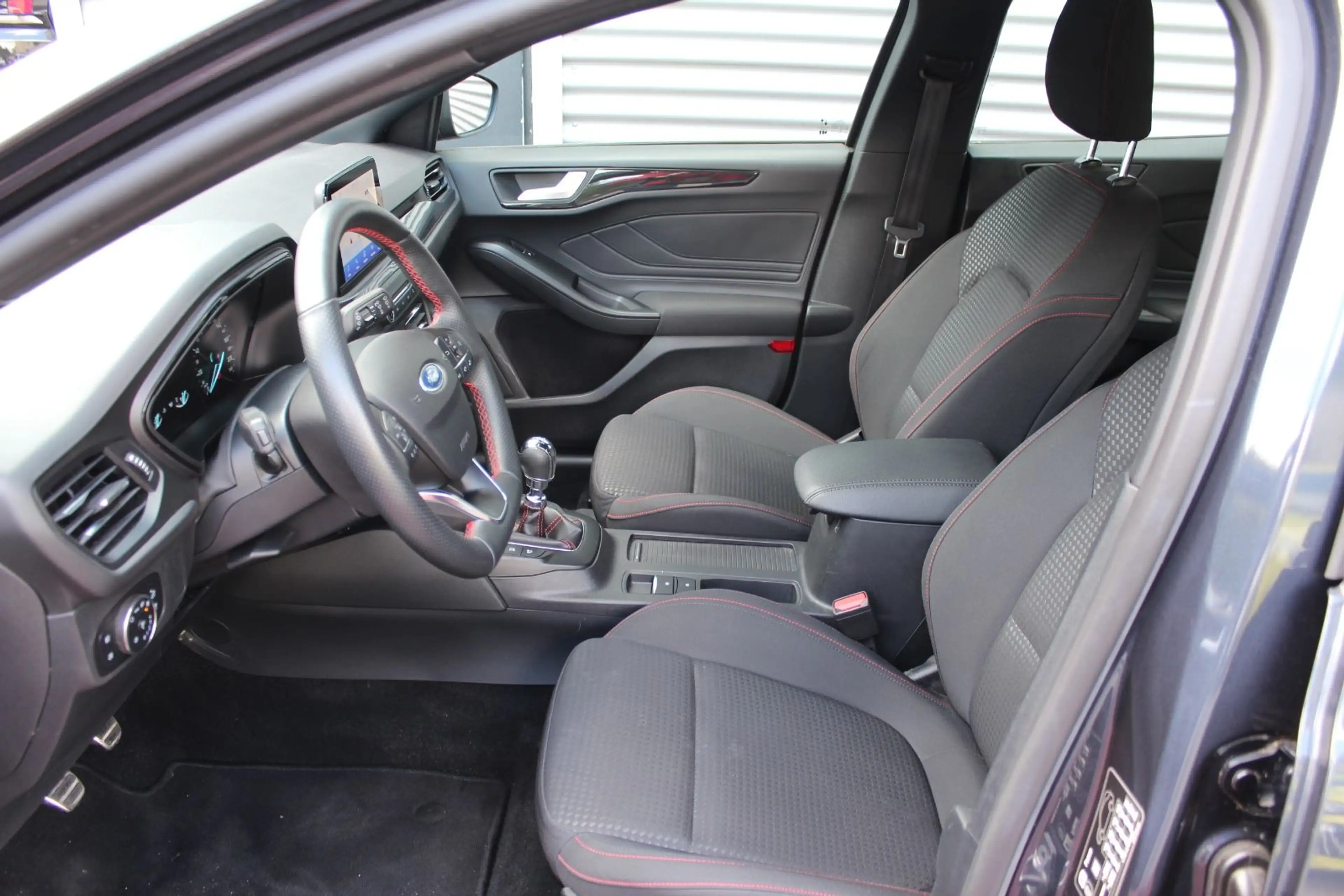 Ford Focus FOCUS TURNIER ST-LINE HYBRID KLIMA NAVI KAMERA — photo 13