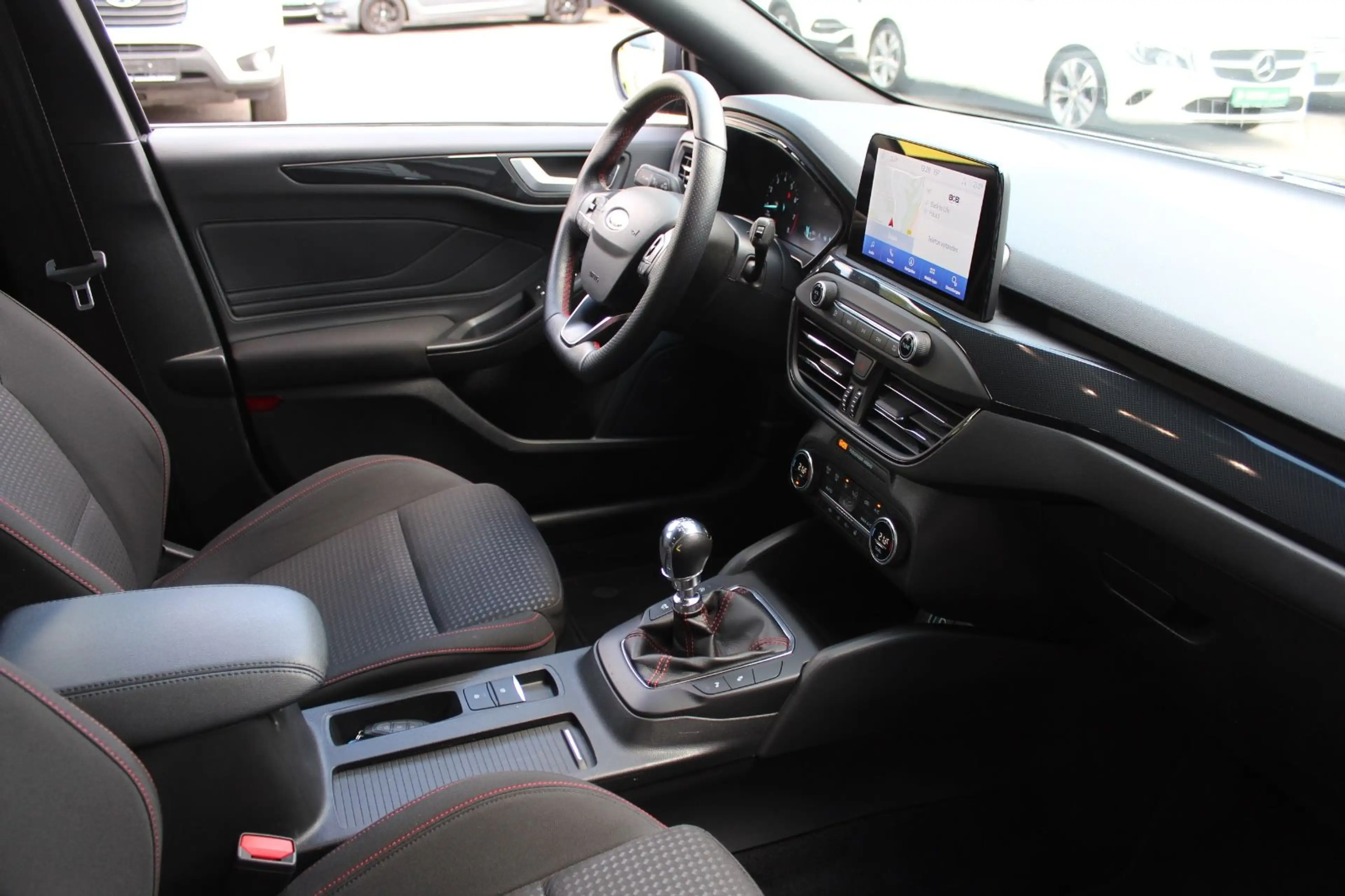 Ford Focus FOCUS TURNIER ST-LINE HYBRID KLIMA NAVI KAMERA — photo 12