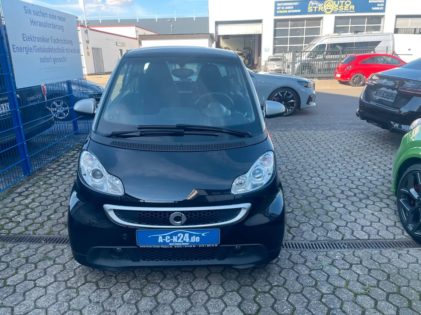 smart forTwo coupe Micro Hybrid Drive  Klima Panorama Schwarz - 2