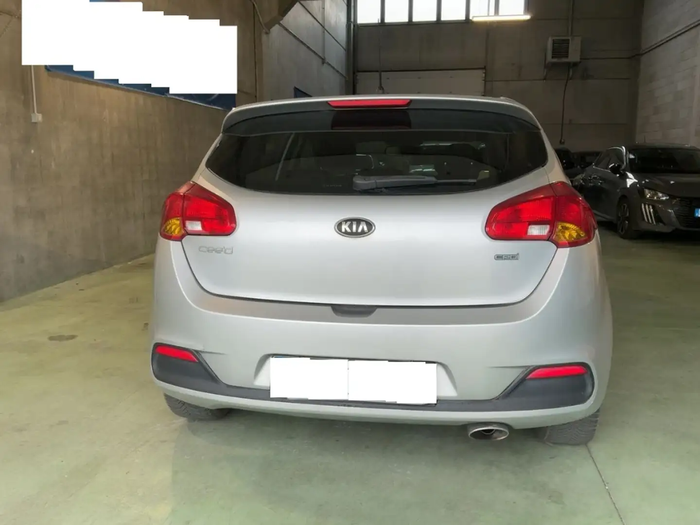 Kia Ceed / cee'd 1.6CRDi Drive 128 Grau - 2