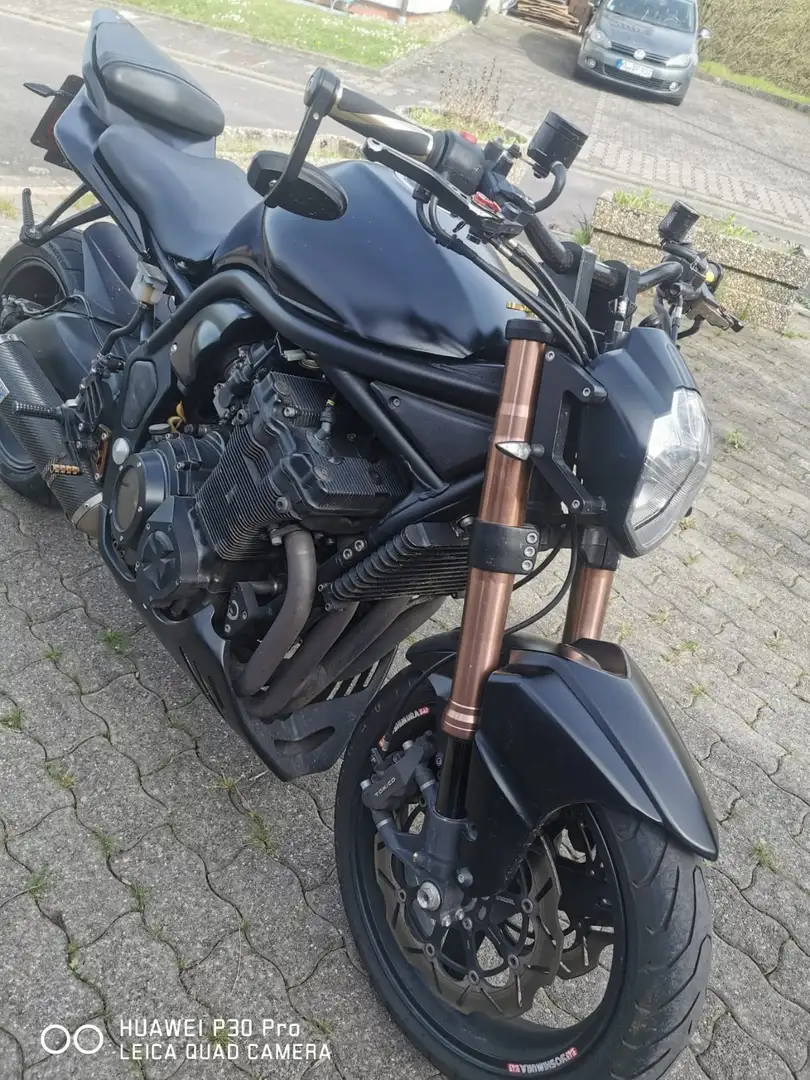 Suzuki Bandit 1200 Komplettumbau Czarny - 1