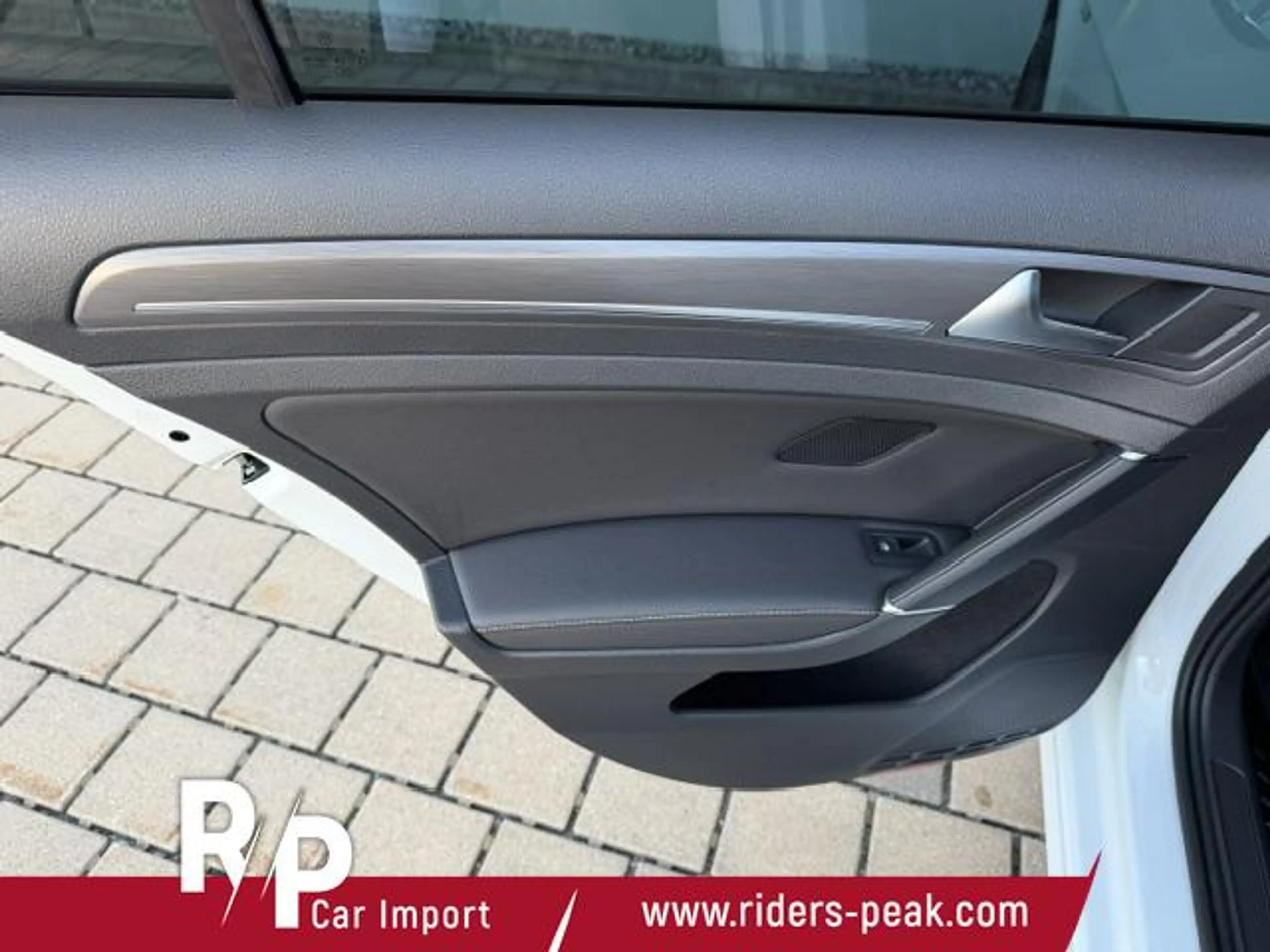 Volkswagen e-Golf 136 PS/Wärmepumpe/19" Alu S.+17" W./HU+AU NEU/5... — photo 12