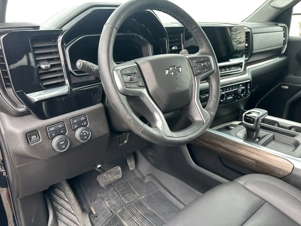 Chevrolet Silverado 1500 снимка Chevrolet Silverado 1500