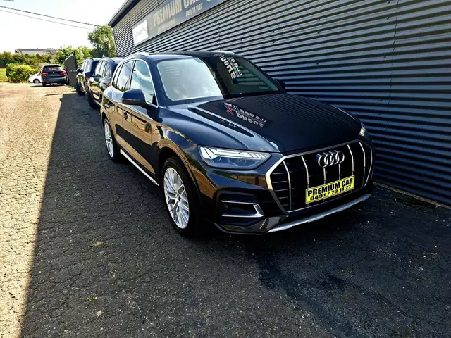Audi Q5 view 11