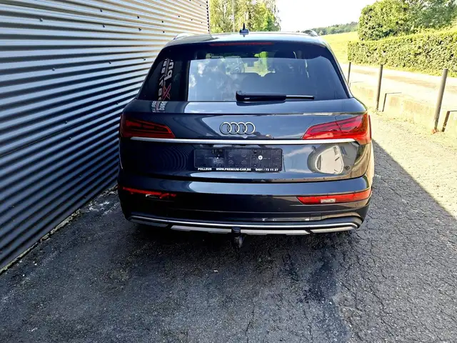 Audi Q5 view 9