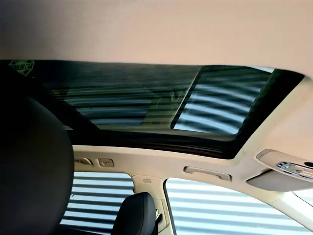 Audi Q5 view 12