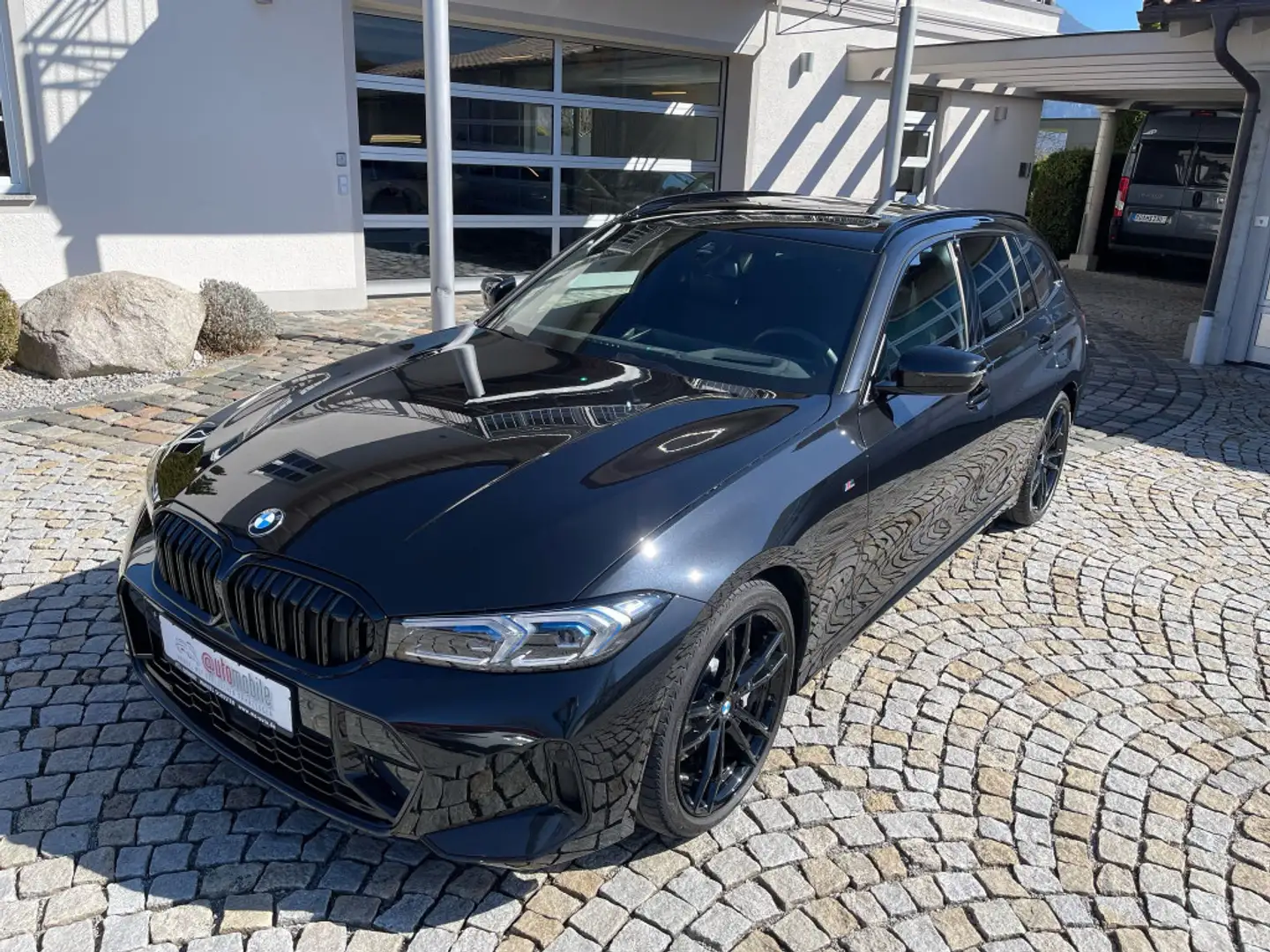 BMW 330 d M-Sport Pano|HiFi|ACC|KomfZug|AHK|19 Noir - 2