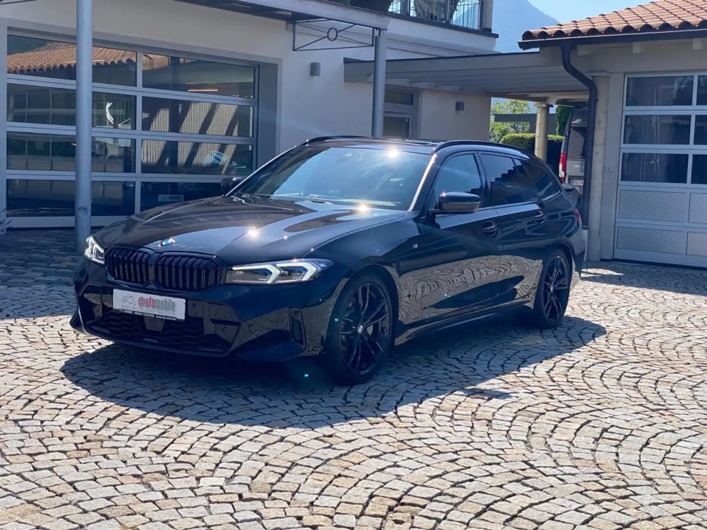 BMW 330 d M-Sport Pano|HiFi|ACC|KomfZug|AHK|19 Zwart - 2
