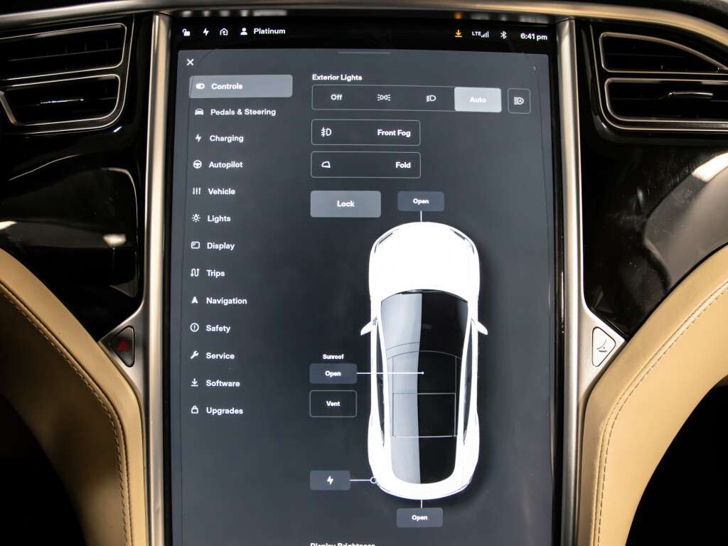 2016 Tesla Model S 70| DUAL MOTOR | 70KWH BATTERY INCLUDED | CONVENIE thumb 19