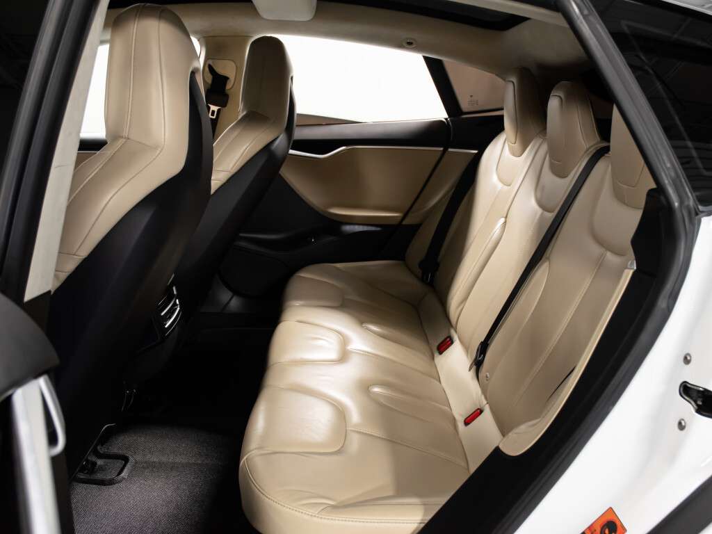 2016 Tesla Model S 70| DUAL MOTOR | 70KWH BATTERY INCLUDED | CONVENIE thumb 10