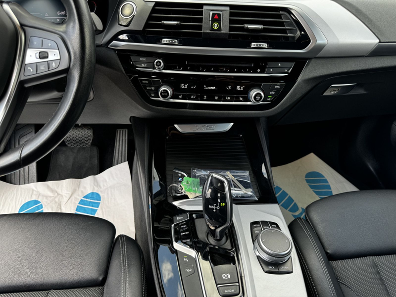 BMW X3 xDrive 20 d Advantag/HEAD-UP/STHZ/LKHZ/UVM — photo 13