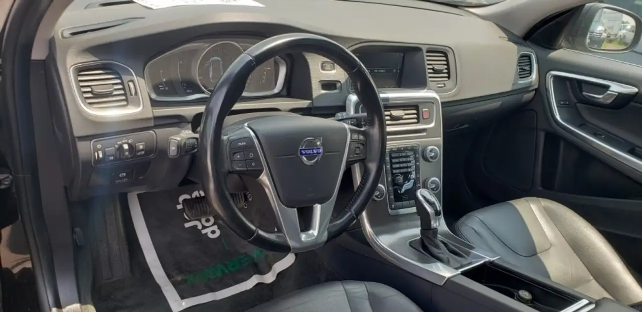 Volvo V60 снимка Volvo V60