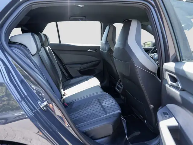 Volkswagen Golf view 12