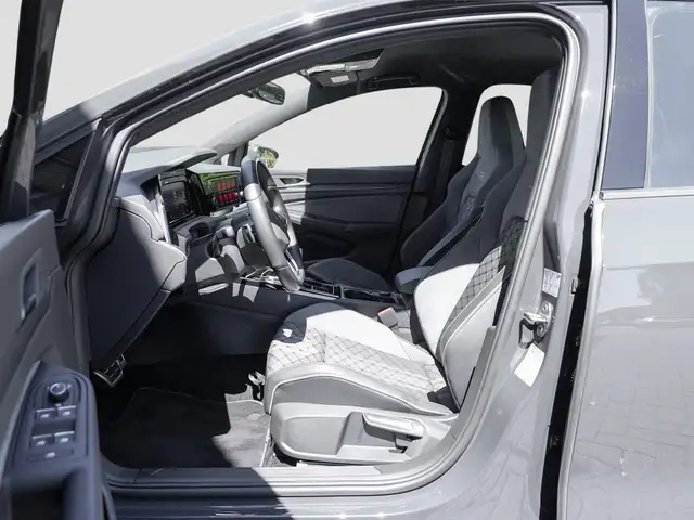 Volkswagen Golf view 8
