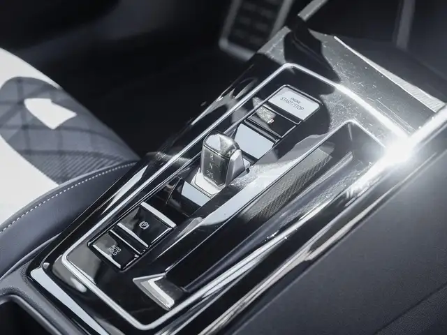 Volkswagen Golf view 11