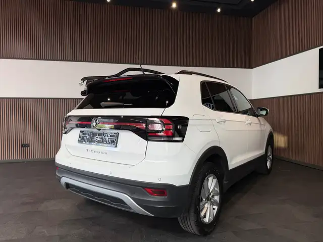 Volkswagen T-Cross view 6