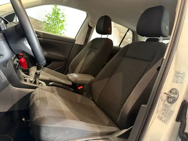 Volkswagen T-Cross view 8