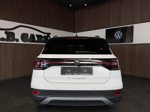 Volkswagen T-Cross view 5