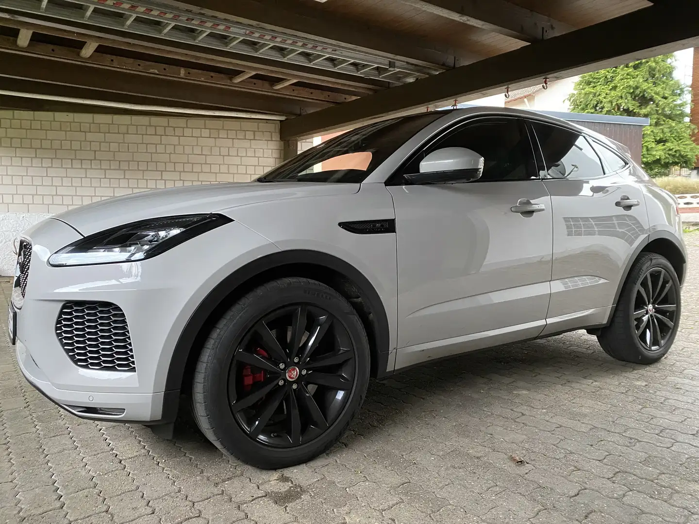 Jaguar E-Pace AWD, R-Dynamic S, AHK, 360* Kamera, Panoramadach - 2