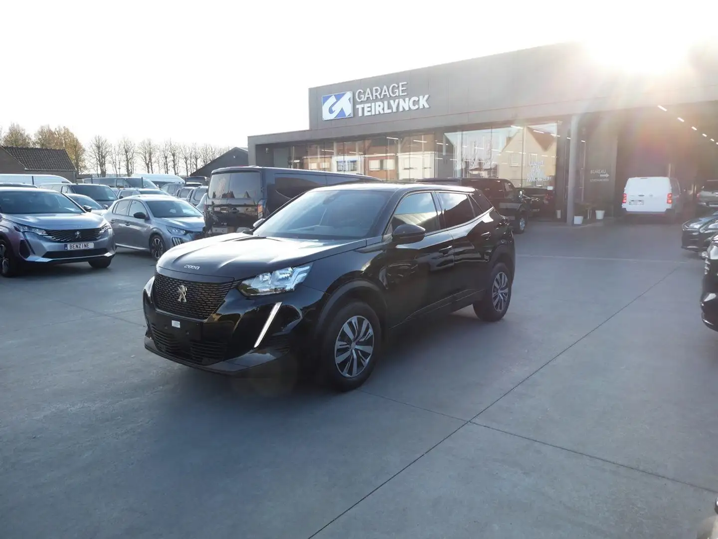 Peugeot 2008 1.2 i 100pk Style Camera '22 61000km (85266) Zwart - 2